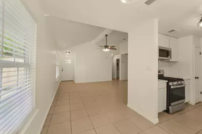 18147 Dinner Creek Drive, Katy, TX 77449 - Photo 9