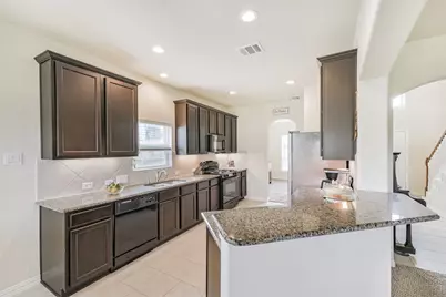 341 Gallant Fox Way, New Caney, TX 77357 - Photo 5