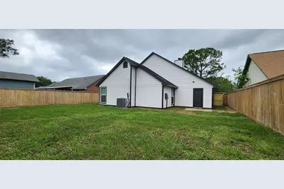128 Lasso Street, Angleton, TX 77515 - Photo 27