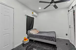 9739 Cargill St, Houston, TX 77029 - Photo 13