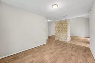 11906 N Fairhollow Ln, Houston, TX 77043 - Photo 5