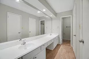 11906 N Fairhollow Ln, Houston, TX 77043 - Photo 13
