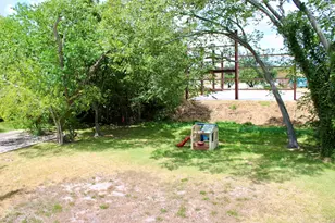 219 W 5th St, Kemah, TX 77565 - Photo 13