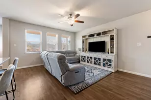 992 Crossing Dr, Bryan, TX 77803 - Photo 7