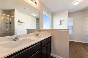 992 Crossing Dr, Bryan, TX 77803 - Photo 11