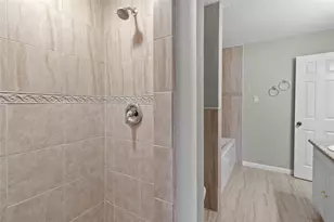 1901 S Voss Rd, Houston, TX 77057 - Photo 15