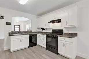 1108 Cottage Grove Cir, Bryan, TX 77801 - Photo 3