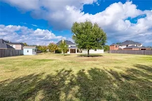 3913 Summer Manor Dr, League City, TX 77573 - Photo 9