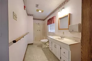 122 Avenue E, Shiner, TX 77984 - Photo 15