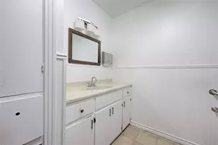 122 Avenue E, Shiner, TX 77984 - Photo 23