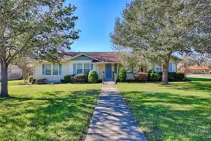 122 Ave E, Shiner, TX 77984 - Photo 1