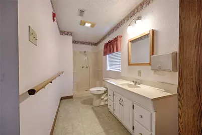 122 Ave E, Shiner, TX 77984 - Photo 15