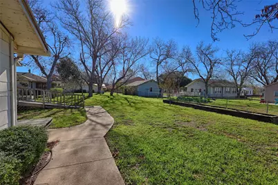 122 Ave E, Shiner, TX 77984 - Photo 37