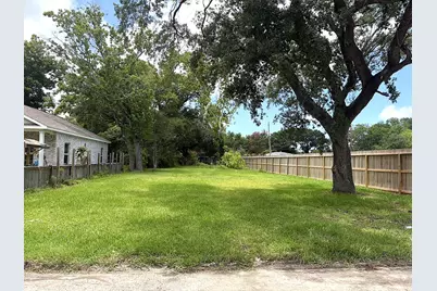2930 3rd Avenue N, Texas City, TX 77590 - Photo 3
