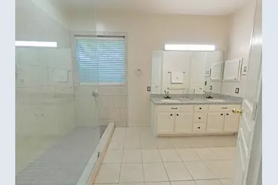 42 Tranquil Glade Place, The Woodlands, TX 77381 - Photo 37