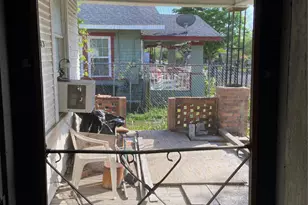 213 Hunt St, Houston, TX 77003 - Photo 3