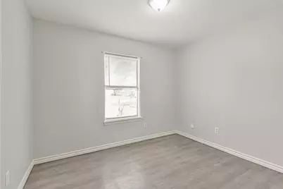 1204 S Holly Avenue, Cleveland, TX 77327 - Photo 11