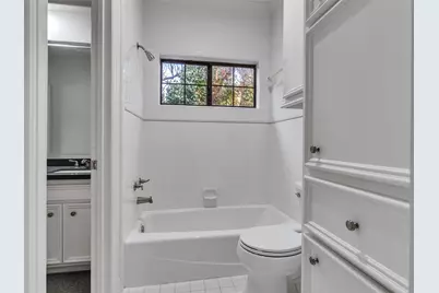 2525 Nantucket Drive #8, Houston, TX 77057 - Photo 19