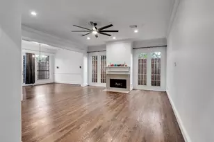 2525 Nantucket Dr, Houston, TX 77057 - Photo 5
