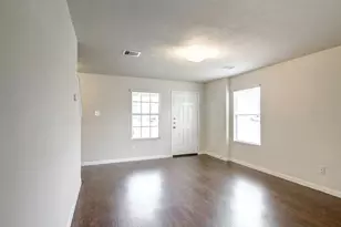 5627 Post Oak Manor Dr, Houston, TX 77085 - Photo 5