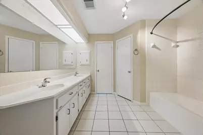 15814 Stonehaven Drive, Houston, TX 77059 - Photo 7