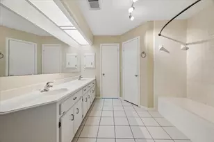 15814 Stonehaven Dr, Houston, TX 77059 - Photo 7