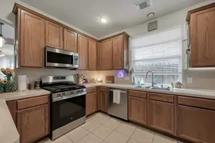 12902 Pecan Shores Dr, Houston, TX 77044 - Photo 11