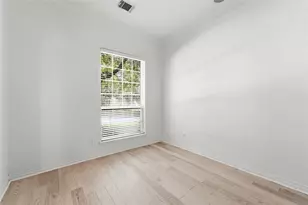 58 N Scribewood Cir, The Woodlands, TX 77382 - Photo 5