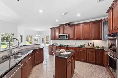 58 N Scribewood Circle, The Woodlands, TX 77382 - Photo 9