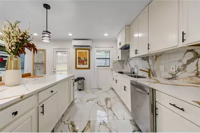 1820 N Macgregor Way Way, Houston, TX 77023 - Photo 35