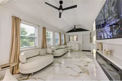 1820 N Macgregor Way Way, Houston, TX 77023 - Photo 43