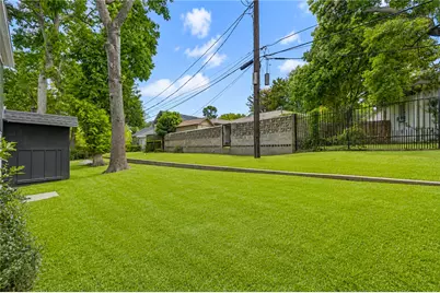 1820 N Macgregor Way Way, Houston, TX 77023 - Photo 15