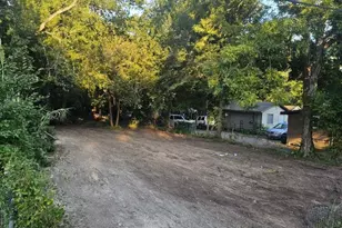 400 S 13th St, Conroe, TX 77301 - Photo 1