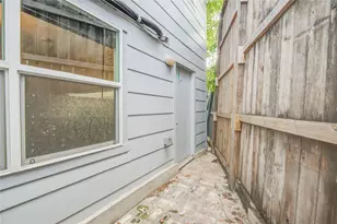 1433 Cedar Post Ln, Houston, TX 77055 - Photo 27