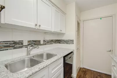 1433 Cedar Post Lane #10, Houston, TX 77055 - Photo 15