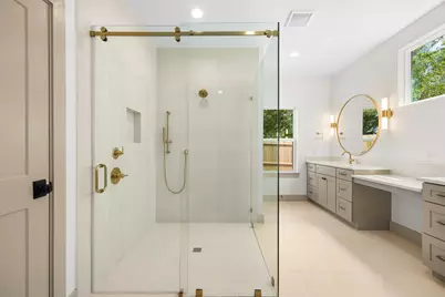 271 S College Street, La Grange, TX 78945 - Photo 11