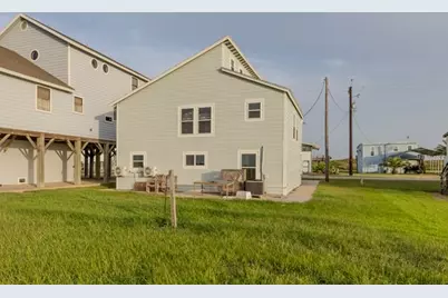 207 Beachfront Drive, Matagorda, TX 77457 - Photo 5