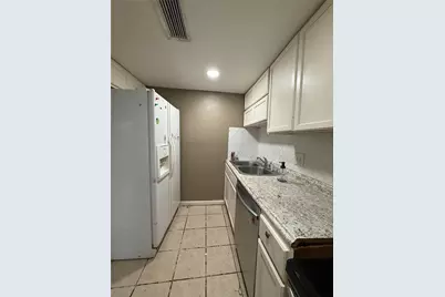 7047 Bissonnet Street #70, Houston, TX 77074 - Photo 21