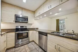 3131 Southwest Fwy, Houston, TX 77098 - Photo 3