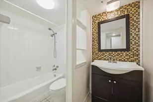 3131 Southwest Fwy, Houston, TX 77098 - Photo 9