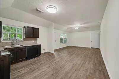 10807 Royal Tricia Drive, Conroe, TX 77303 - Photo 9