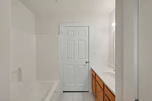 10807 Royal Tricia Dr, Conroe, TX 77303 - Photo 23