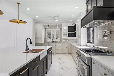 1326 Sugar Creek Boulevard, Sugar Land, TX 77478 - Photo 3