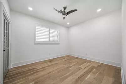 1326 Sugar Creek Boulevard, Sugar Land, TX 77478 - Photo 9