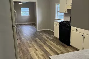 638 W Leblanc St, Winnie, TX 77665 - Photo 9