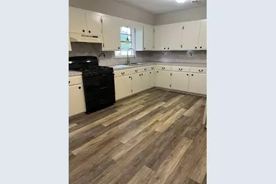 638 W Leblanc Street, Winnie, TX 77665 - Photo 7