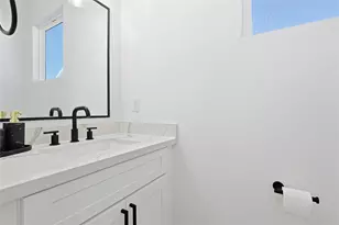 107 W Whitney St, Houston, TX 77018 - Photo 9