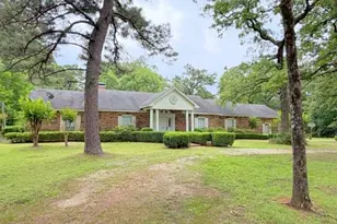 1123 Creekwood St, Crockett, TX 75835 - Photo 1