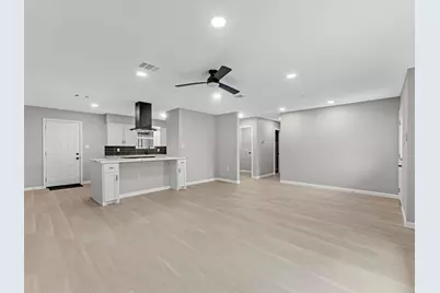 5039 Briscoe Street, Houston, TX 77033 - Photo 3