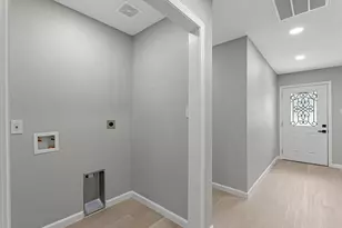 5039 Briscoe St, Houston, TX 77033 - Photo 13